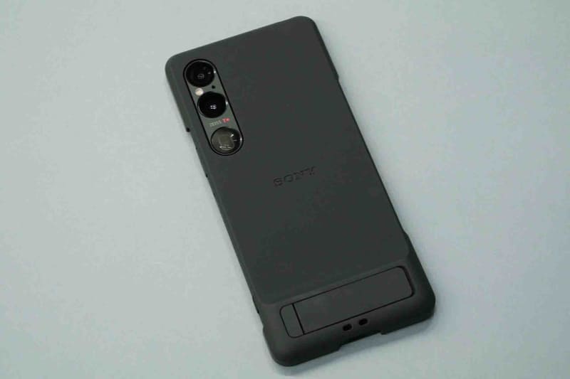 Xperia 1 VIにXQZ-CBECを装着した様子