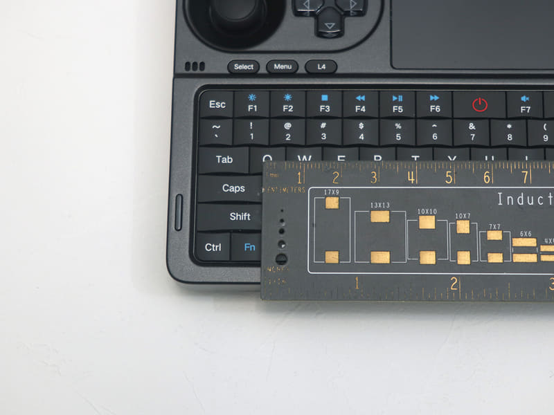 キーピッチは10mmといったところ