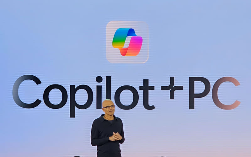 Copilot+ PCを発表するMicrosoft CEO サティヤ・ナデラ氏
