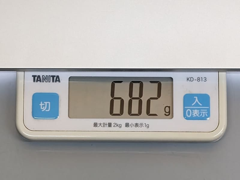 第5世代12.9インチiPad Proは682gなので約60g軽くなった計算になる