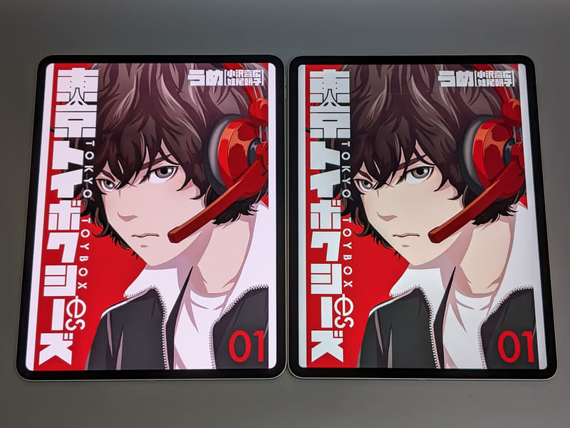 こちらも同様。ヘッドフォン下部の髪の細かい塗り分けが、本製品(左)はきちんと見えるのに対し、13インチiPad Air(右)はつぶれてしまって見えにくい