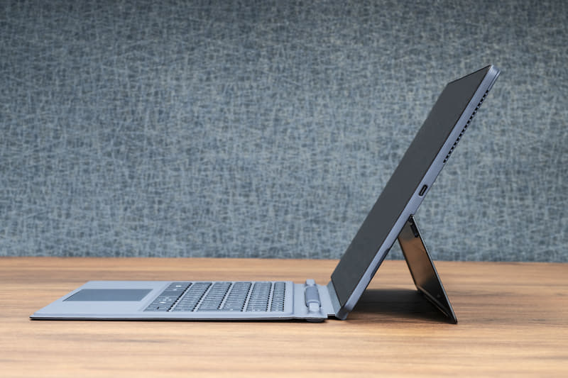 装着すれば、ノートPCとして利用可能