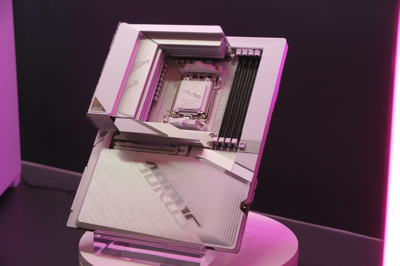 B650E AORUS STEALTH ICE