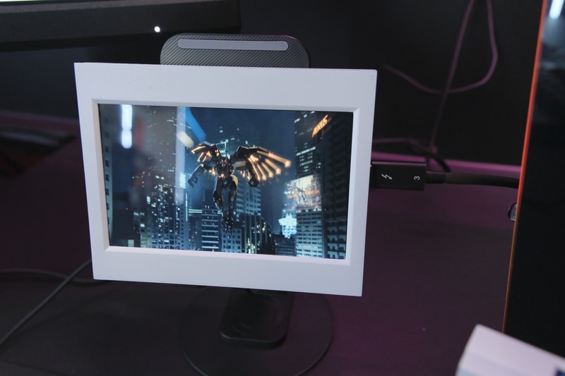 LCD Edge View。リアルタイムのモニタリングやアニメーション、動画、テキストなどを表示できる小型モニター