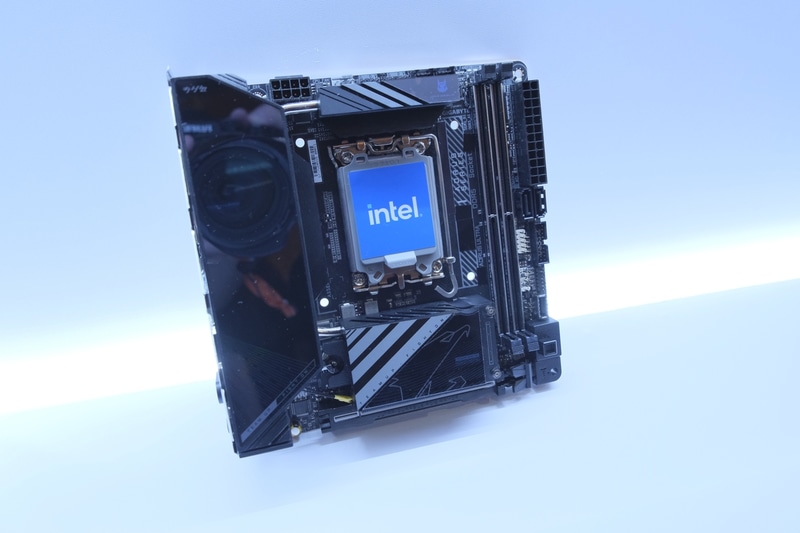 次世代Z AORUS ULTRA。次世代のIntelチップセット対応製品のようだ