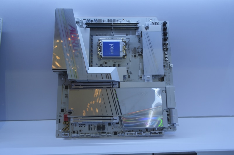 次世代Z AORUS TACHION ICE