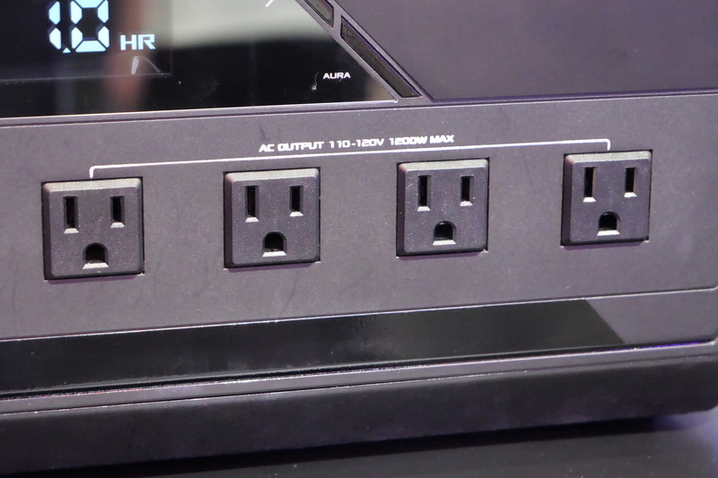 4ポートあるAC電源ポートは、110～120V、トータル1200Wの出力に対応