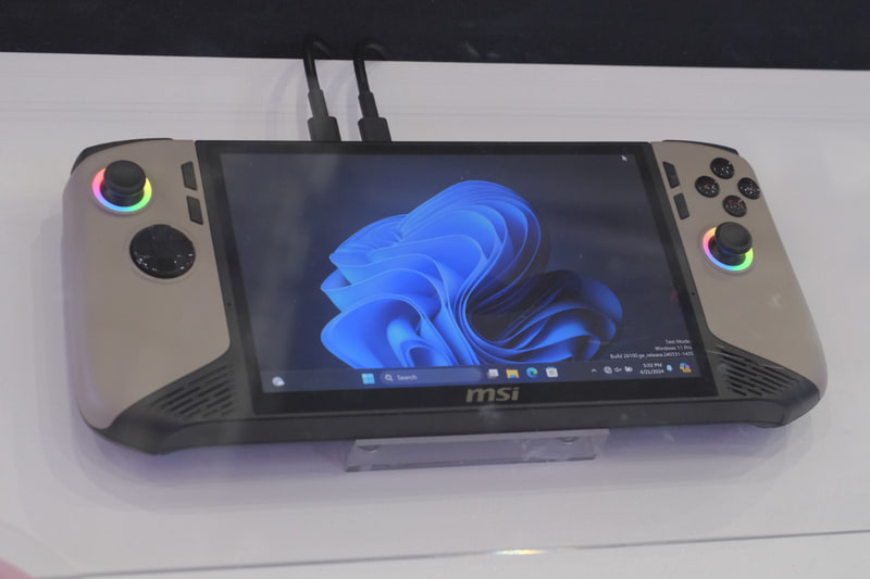 MSI Claw(Lunar Lake搭載モデル)