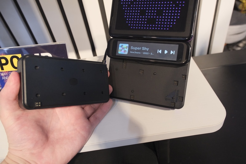 交換したいモジュールを外して