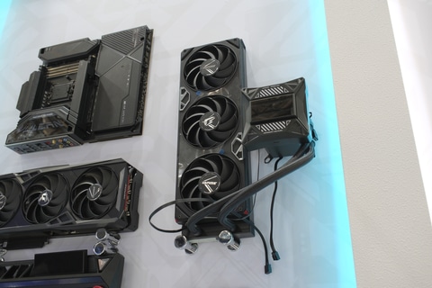 Colorful、美しい外観と性能の両立を目指したゲーミングPC - PC Watch