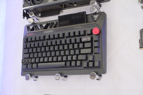 Colorful、美しい外観と性能の両立を目指したゲーミングPC - PC Watch