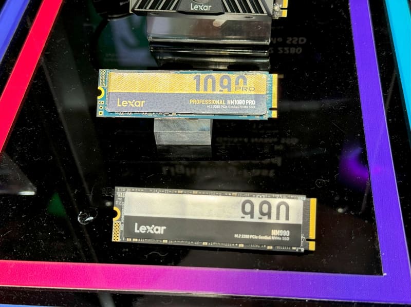 金のNM1090 PROと銀のNM990