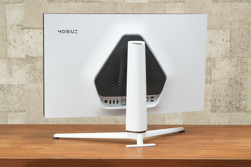 背面のデザインもなかなか洒落ている