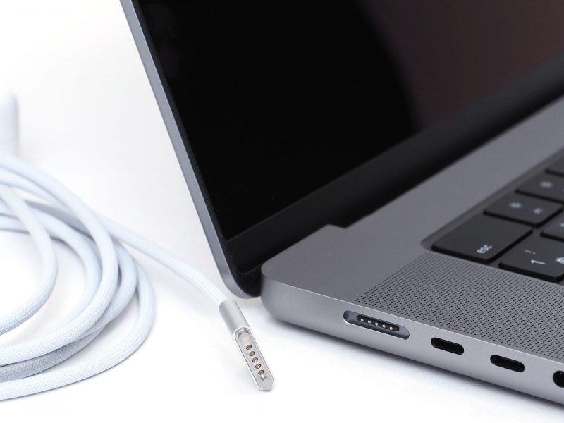 MagSafeはiPhoneですでに体験済みだが本当によく考えられていると思う