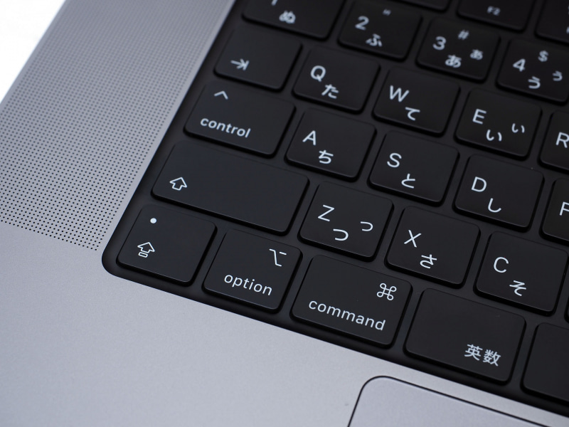 この一画のキーが並びも呼び名もまったく異なる。Windowsに染まっていると咄嗟には対応できずモタモタすることになる