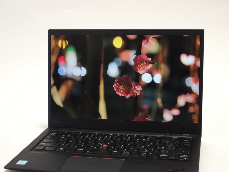 MacBookと手持ちのWindows機で画面を比較