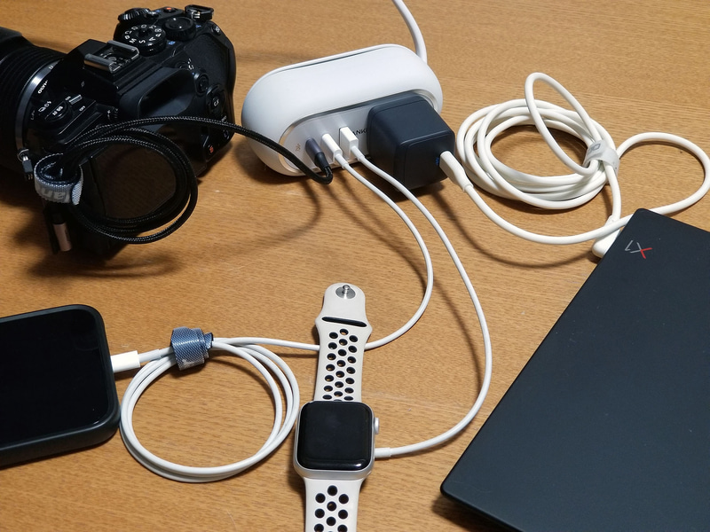 Anker 615 USB Power Strip(GaNPrime 65W)を出張などで使った場合。USBが足らない場合はコンセントを活用すれば問題なしだ