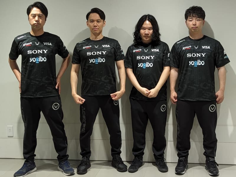 兼業から専業に切り替えたあきらはそのきっかけや決断について聞かれると、現在33歳だが、最近人生観が変わる出来事がいくつか続いたことで、もうちょっと自分の欲望に正直にやりたいことをやろうと思い、本来の性格は慎重派だが、今回は失敗したら失敗した時に考えようという方向で決断した、と移籍とともに専業になった経緯と思いを語ってくれた