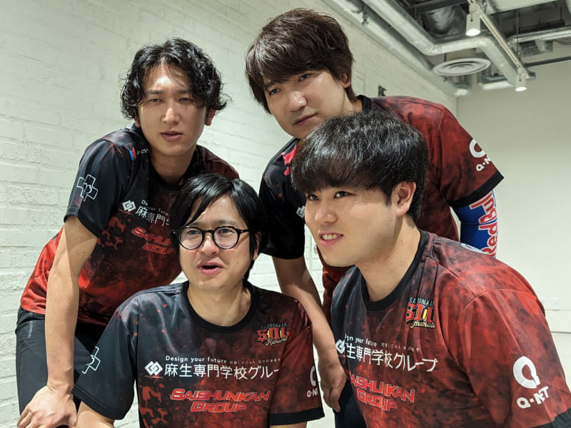 常日頃、ウメハラと一緒にチームを組みたいと語っていたふ～どは、今回の経緯について、ウメハラと2人で一緒に入れるところという条件があってチームを検討した結果「それでSaishunkan SOL 熊本なんて最高でしょ!」とし、組めた事をうれしそうに語っていた