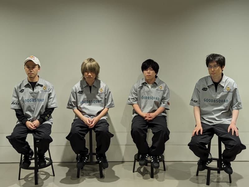 Good 8 Squadのメンバーは、ガチくん、ぷげら、カワノ、YHC-餅。この1年間で自身のストリートファイター6の活動について点数をつけるとしたら、ガチくんは去年のリーグは負けているので70点、ぷげらはゲームへの取り組み方も真摯に考えたし、プロとしての活動も成果物を出したり変化したので60点、カワノは攻略のやり込みがまだ足らないので55点、YHC-餅は副業のため、マイペースでやっている時期もあったが今年に入ってからやる気が向上し、頑張ってやったので60点くらいとした