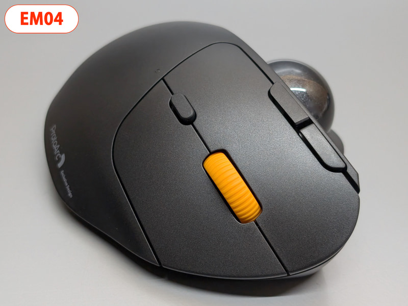 EM04もやはり左ボタンの隣に2つの拡張ボタンを搭載。またホイール手前にはDPI切替ボタンを備える