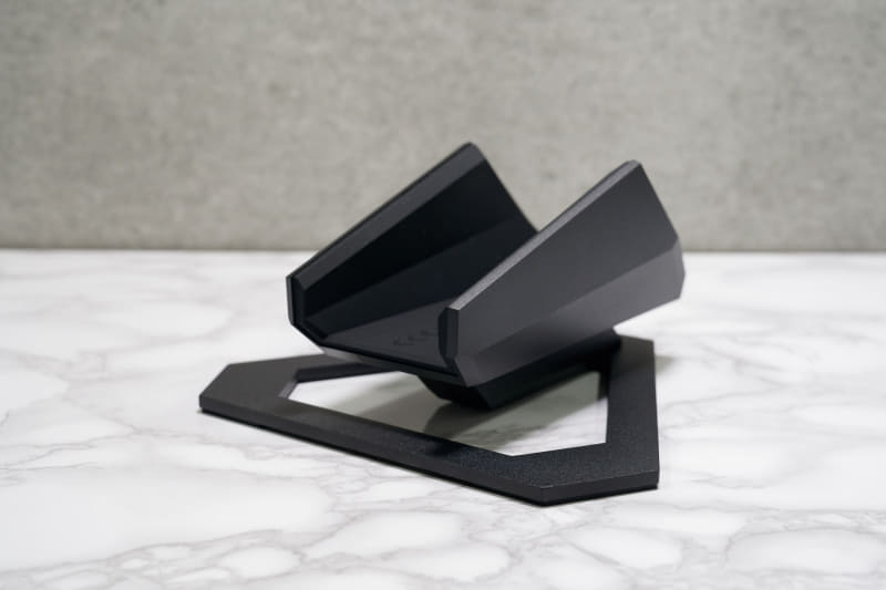 付属の縦置き用スタンド