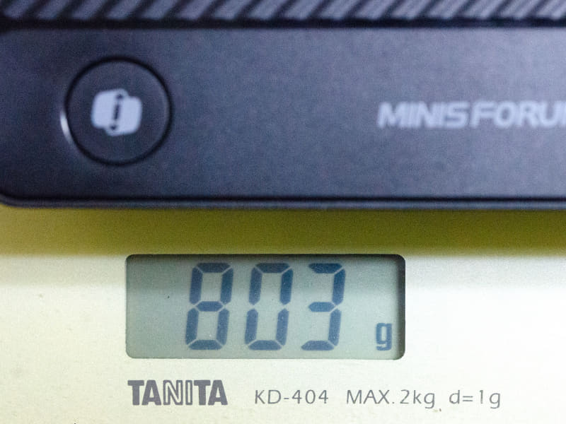 重量は実測で803g