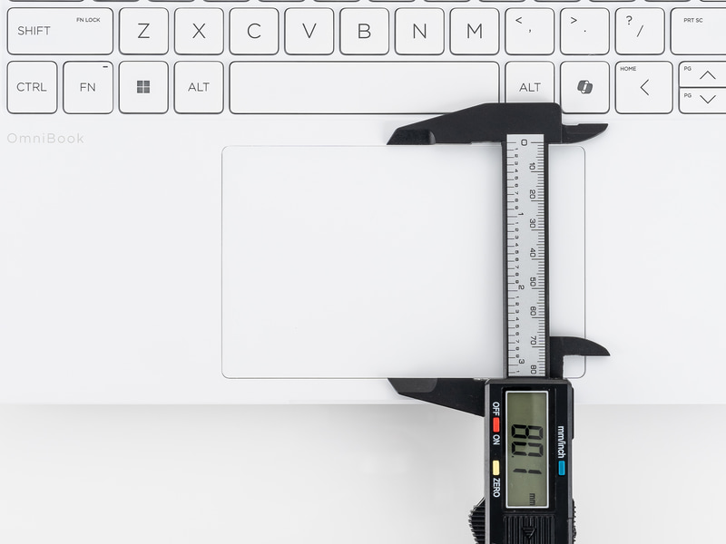 タッチパッドのサイズは125mm×80mmと広め