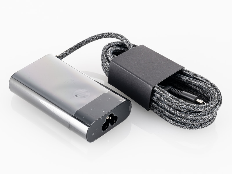 HPといえばこの布巻コード、ACコードはミッキーケーブル仕様