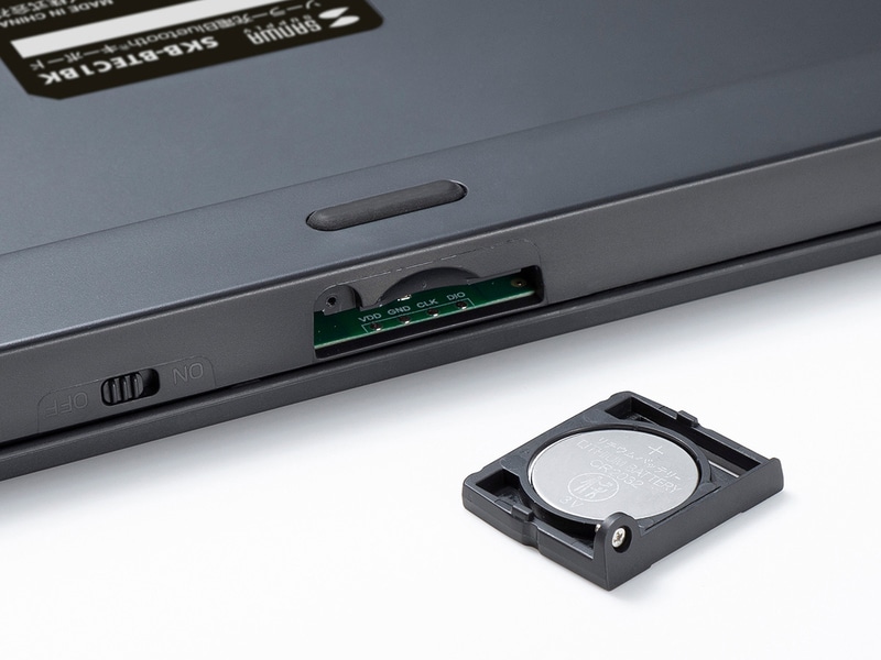 補助用のボタン電池も内蔵