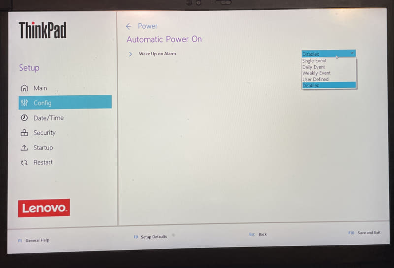 ノートPCの電源が自動で入るオプションがBIOSにあるのが確認できた。デフォルトは無効になっていたが、逆に定期的に自動で起動したい場合などには役に立ちそうだ