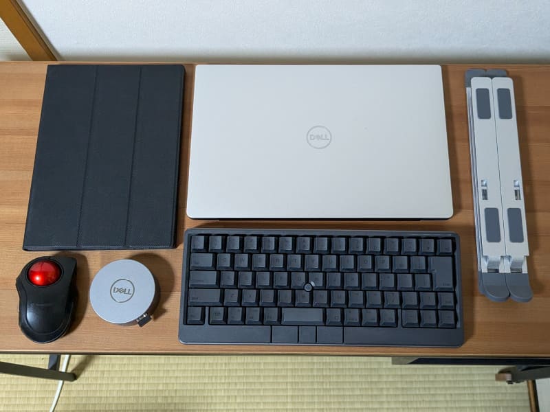 ケーブルを除く筆者のPC周りの仕事道具