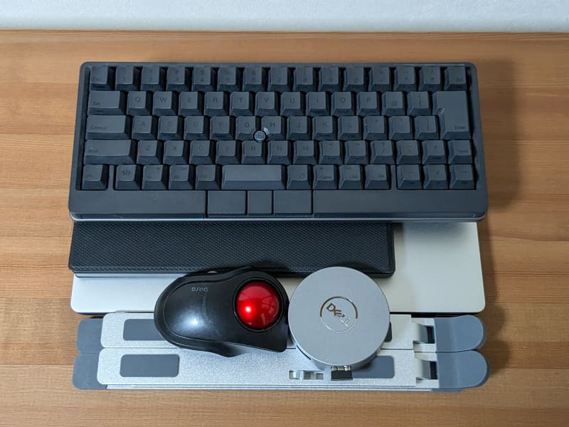 大体13型ノートのサイズに収まる