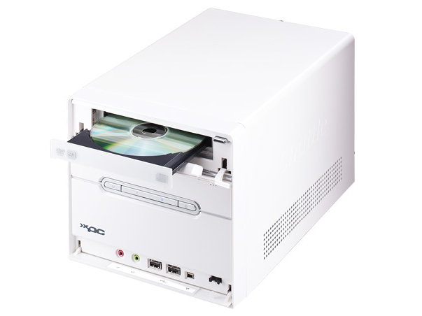 Pentium Mに対応した「<a href="https://global.shuttle.com/products/productsDetail?pn=SD11G5" class="n" target="_blank">SD11G5</a>」。質感の良い塗装とホワイトボディが美しかった。2005年発売