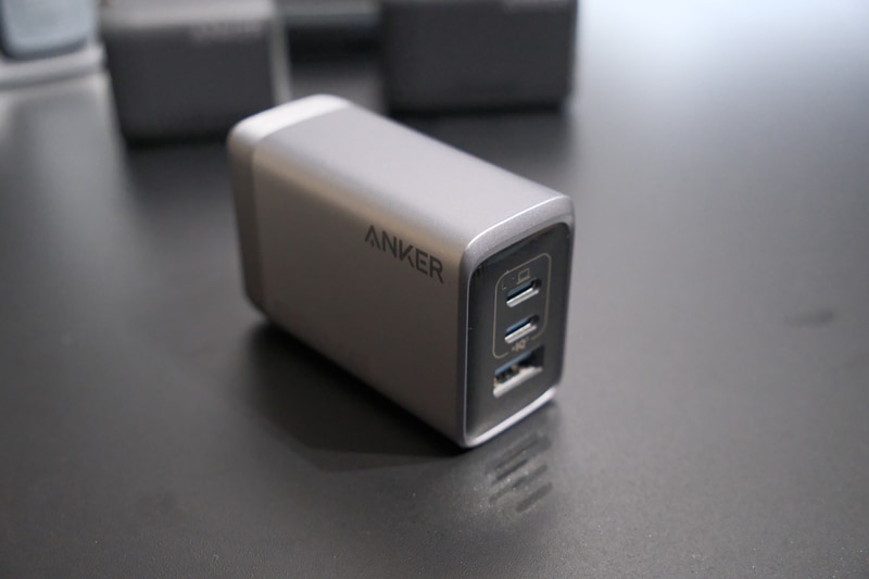 左が従来品、右が新製品。形状が大きく変わった