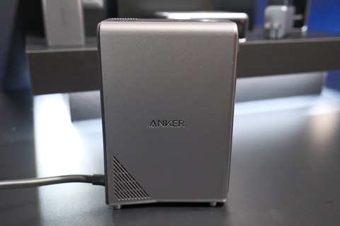 Anker、GaN採用でACアダプタ内蔵のUSB 3.1 Type-Cドック。100W充電も