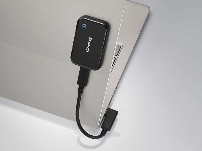 ノートPCに取り付けた例