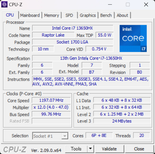 CPUにはPコア6基、Eコア8基で合計14コア20スレッドのCore i7-13650HXを採用している