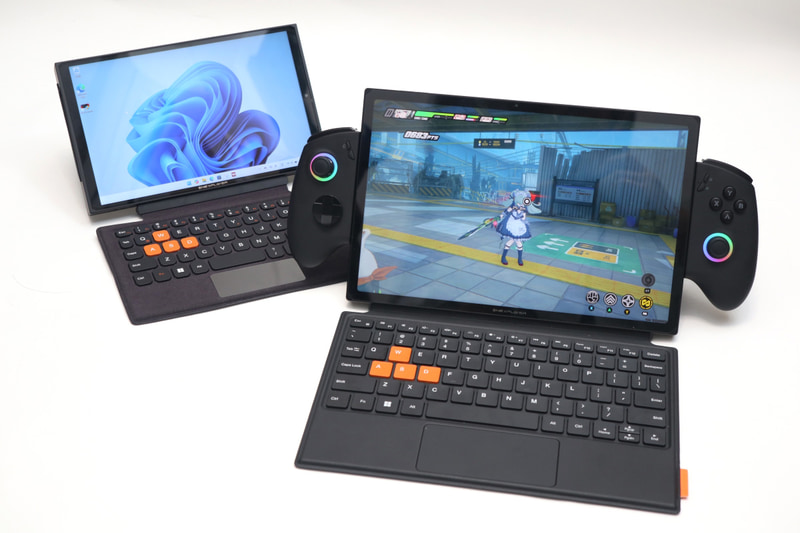 ONEXPLAYER X1(Intel版、写真手前)とONEXPLAYER X1 mini(AMD版、写真奥)