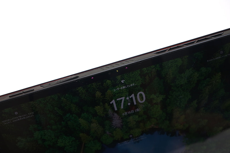 Windows Hello対応のWebカメラを内蔵している