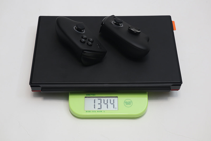 ONEXPLAYER X1は一式持ち運ぶと1,344gになる