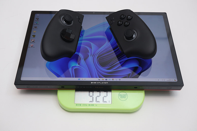 ONEXPLAYER X1のコントローラ込み重量は922g