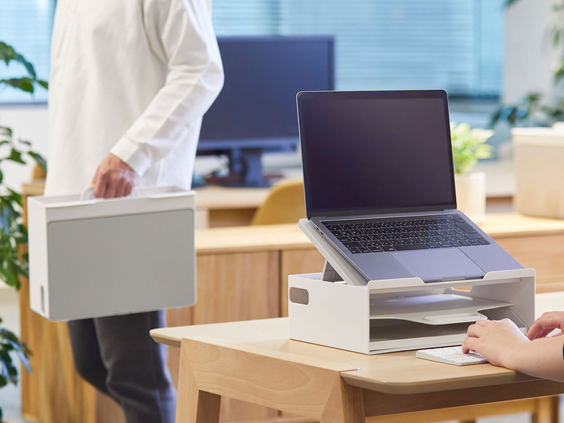 <a href="https://www.kingjim.co.jp/sp/notteon/" class="n" target="_blank">製品ページ</a><br>実売価格 : 7,250円前後(8月26日時点、以下同)●サイズ : 約330×266×115mm●重量 : 約1.2kg