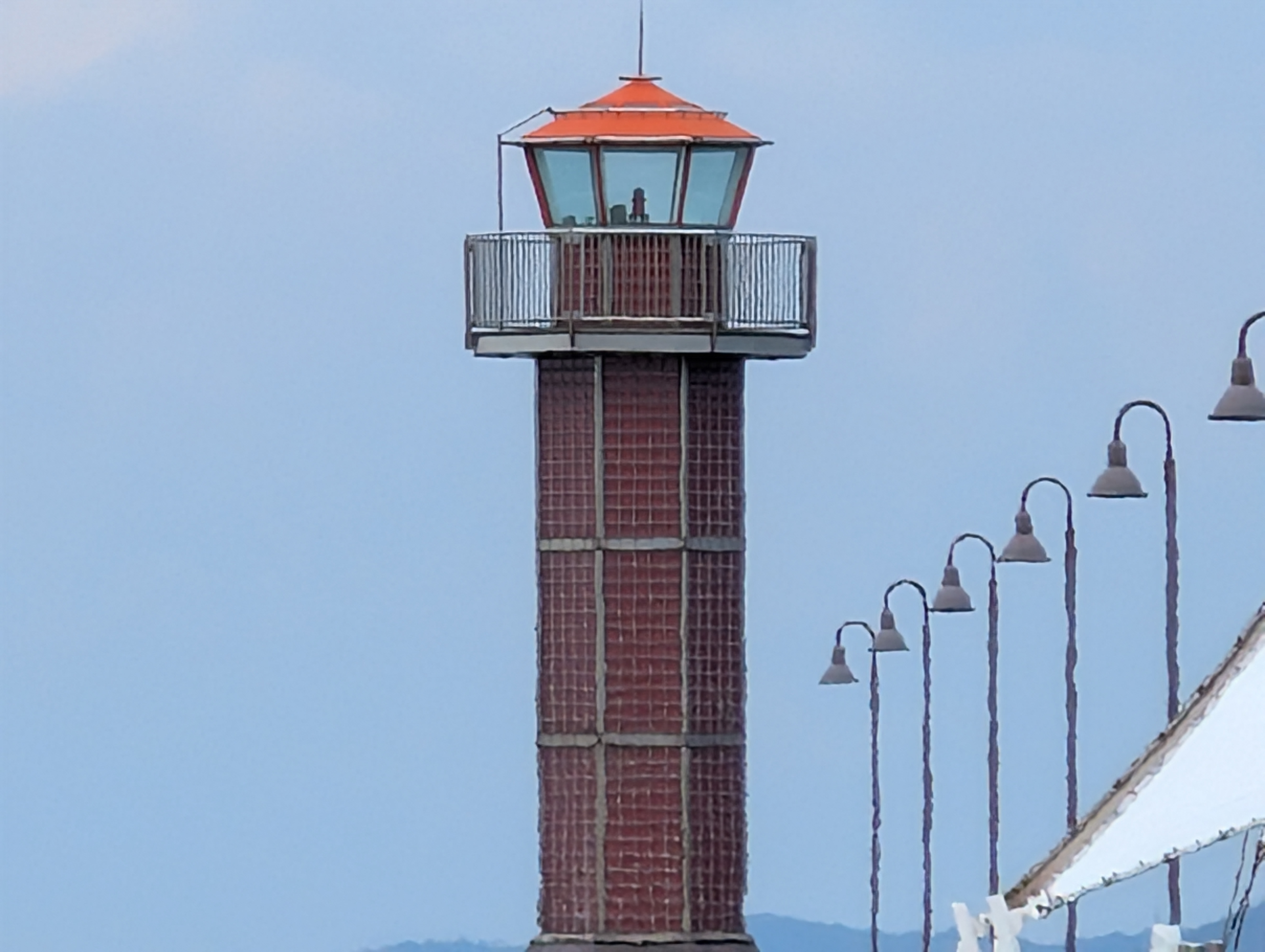 望遠レンズ30倍ズーム、約5,000万画素で撮影