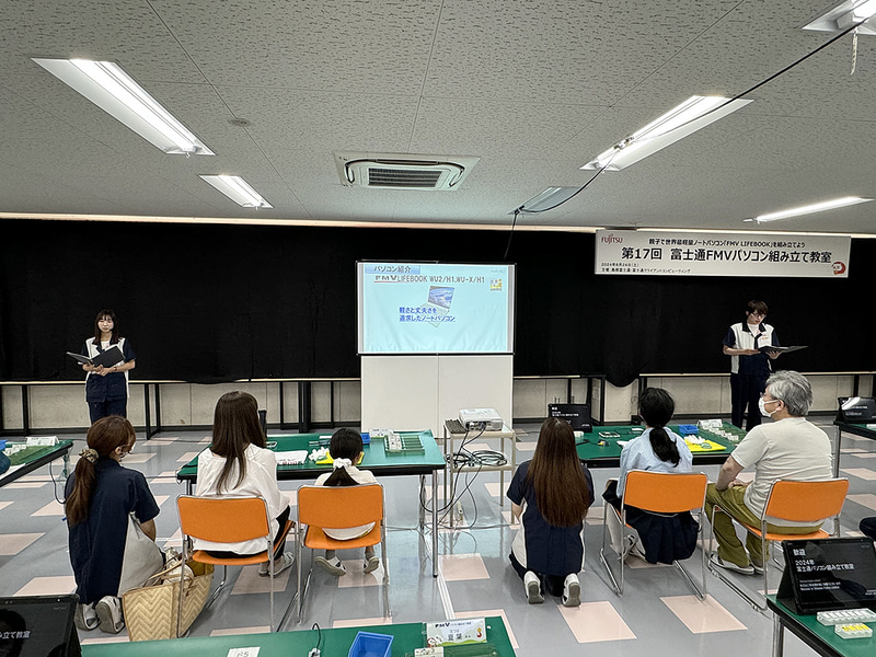 組み立て教室の進行は島根富士通の社員が担当した