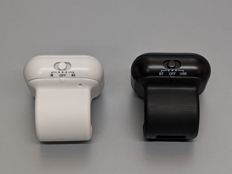 電子書籍利用時は側面ボタンを右方向へとスライドさせる。従来モデル(Bluetooth接続時)は左方向にスライドさせて電源をオンにしていたので、感覚的には左右逆になっている