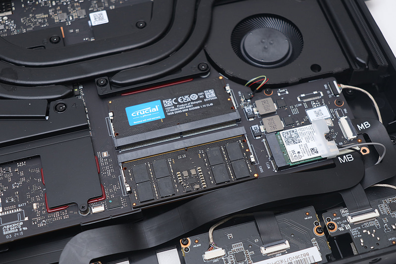 DDR5のSO-DIMMスロット