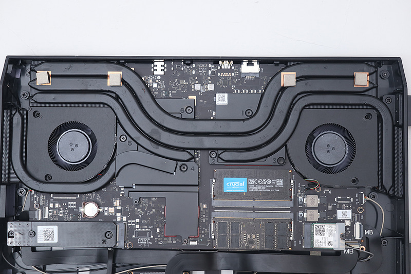 5本のヒートパイプを使った冷却機構