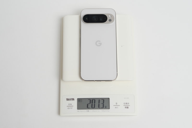 試用機の実測の重量はSIM未装着時で201.3gと200gを超えていた
