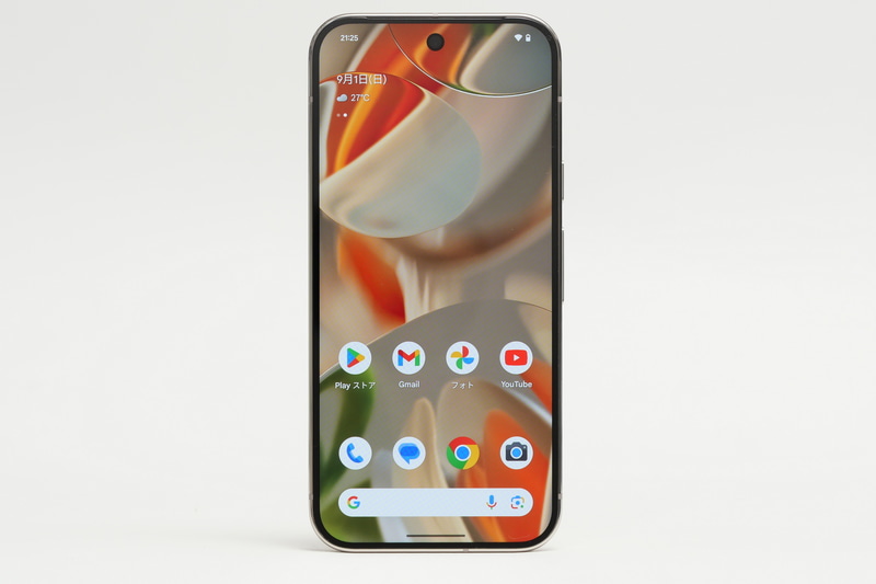 ディスプレイは1,280×2,856ドット表示、リフレッシュレート1～120Hzのスムーズディスプレイ対応の6.3型有機EL「Super Actuaディスプレイ」を採用